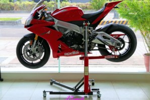 abba Sky Lift fitted to Aprilia RSV4